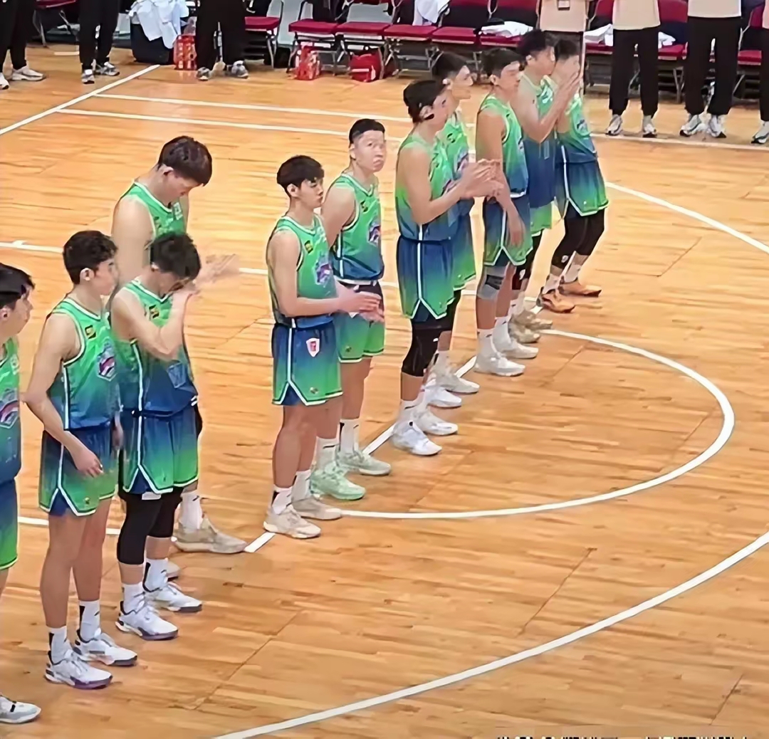 开云体育官方网-广东宏远发布备战花絮，国际比赛日外线爆发，欧冠任务艰巨，训练强度明显提升的简单介绍