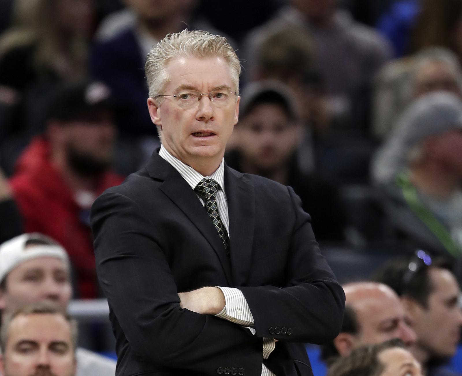 莱万多夫斯基与40激战美国队分钟东京奥运临场换战术立刻翻盘，密尔沃基雄鹿冲刺阶段调整名单直接炸裂的简单介绍